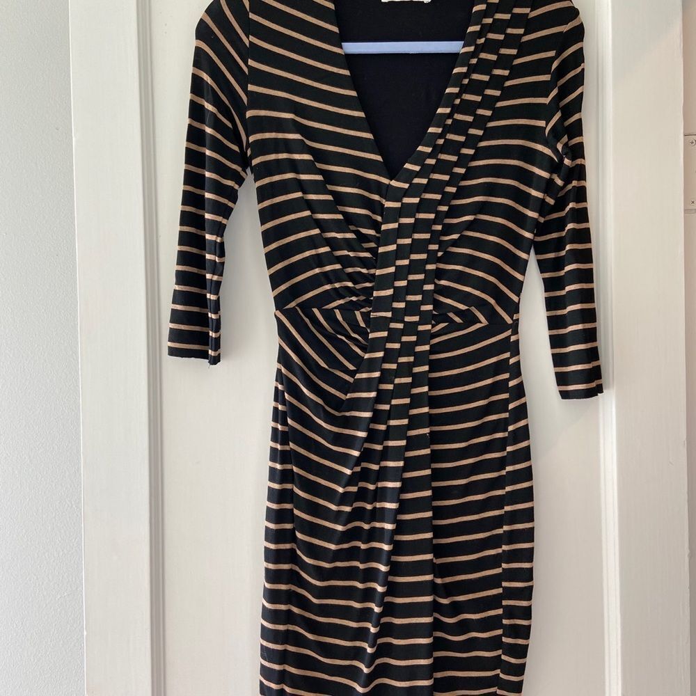 Bailey 44 dress size XS navy gold long sleeve like new